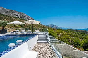 Modern Seaside Villa with Infinity Pool in Dugi Rat