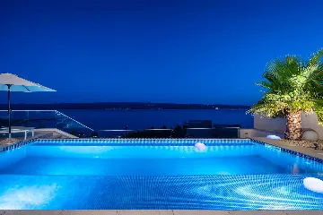 Modern Seaside Villa with Infinity Pool in Dugi Rat