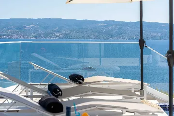 Modern Seaside Villa with Infinity Pool in Dugi Rat