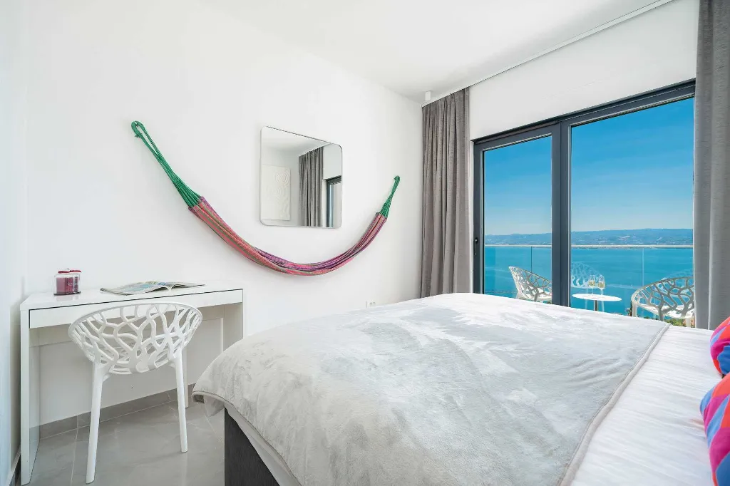 Modern Seaside Villa with Infinity Pool in Dugi Rat