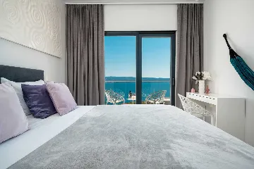 Modern Seaside Villa with Infinity Pool in Dugi Rat