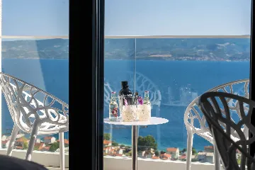 Modern Seaside Villa with Infinity Pool in Dugi Rat