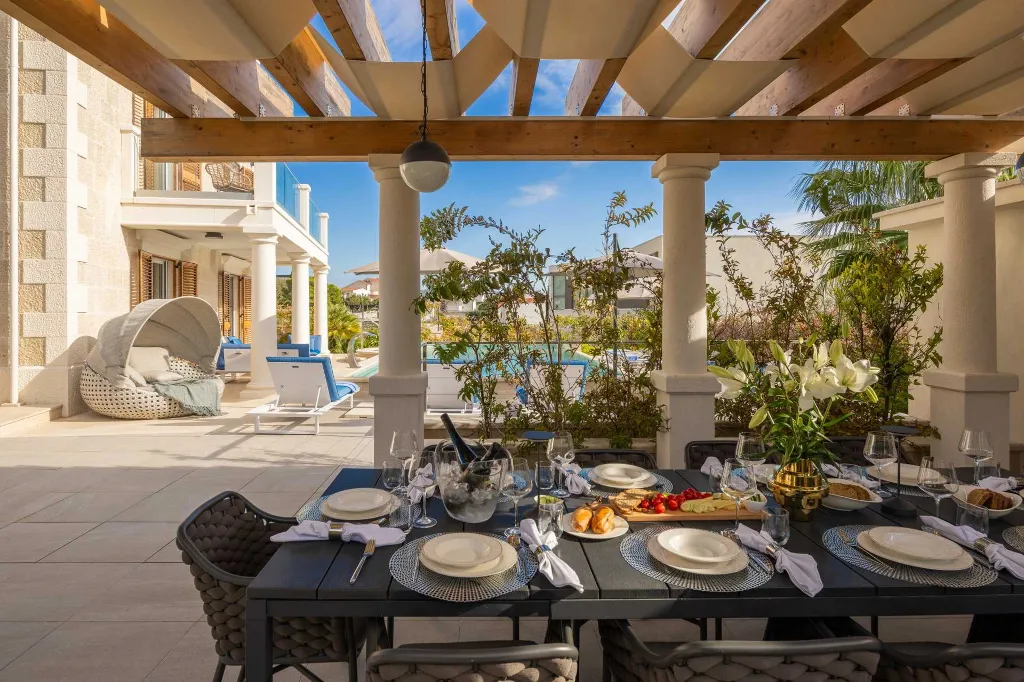 Contemporary Seaside Villa with Pool in Rogoznica