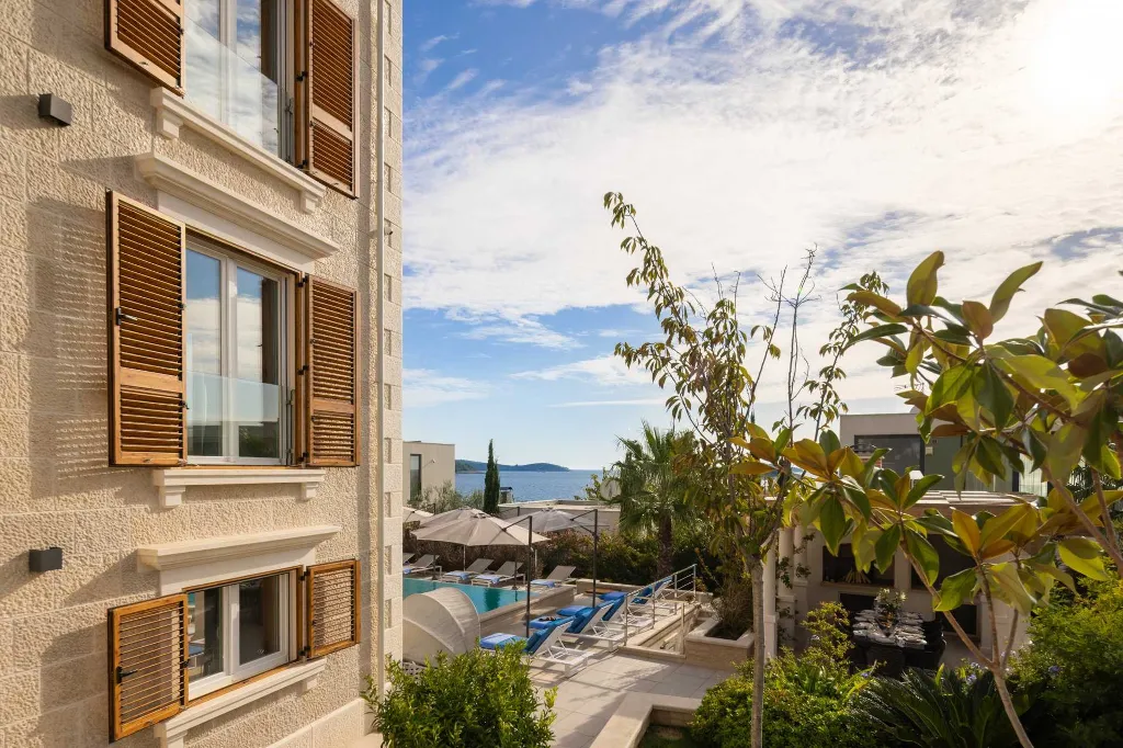Contemporary Seaside Villa with Pool in Rogoznica