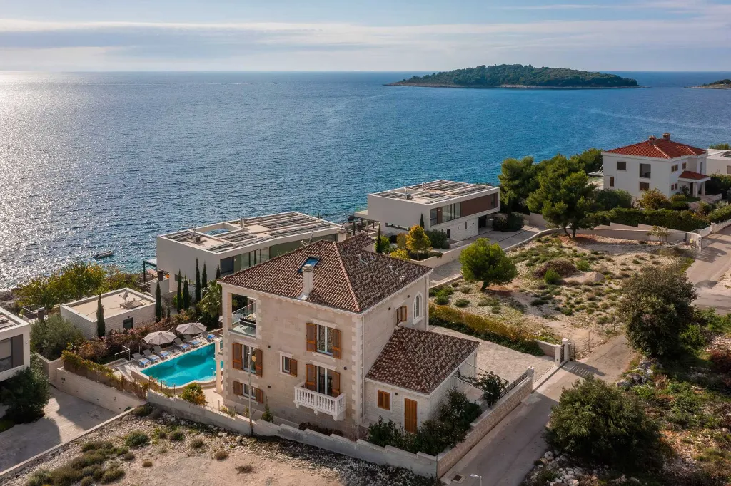 Contemporary Seaside Villa with Pool in Rogoznica