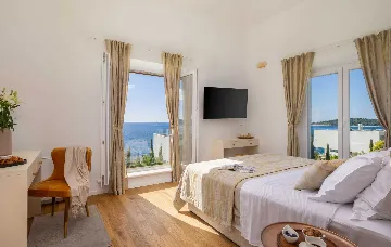 Contemporary Seaside Villa with Pool in Rogoznica