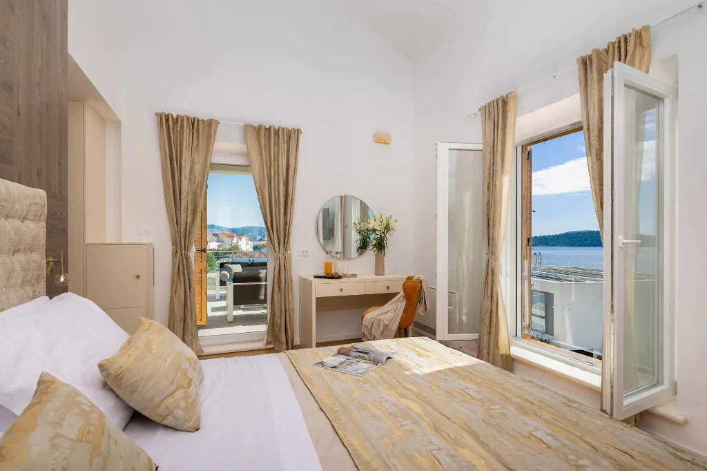 Contemporary Seaside Villa with Pool in Rogoznica