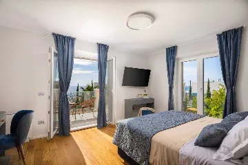 Contemporary Seaside Villa with Pool in Rogoznica