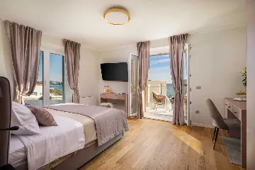 Contemporary Seaside Villa with Pool in Rogoznica