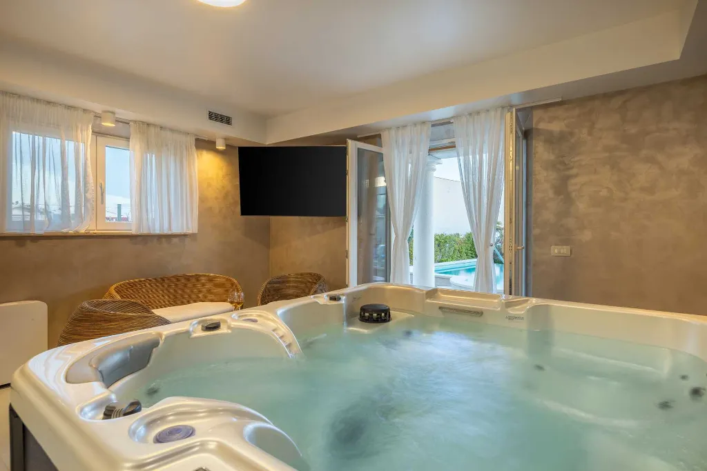 Contemporary Seaside Villa with Pool in Rogoznica