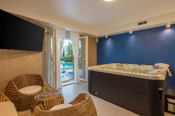 Contemporary Seaside Villa with Pool in Rogoznica