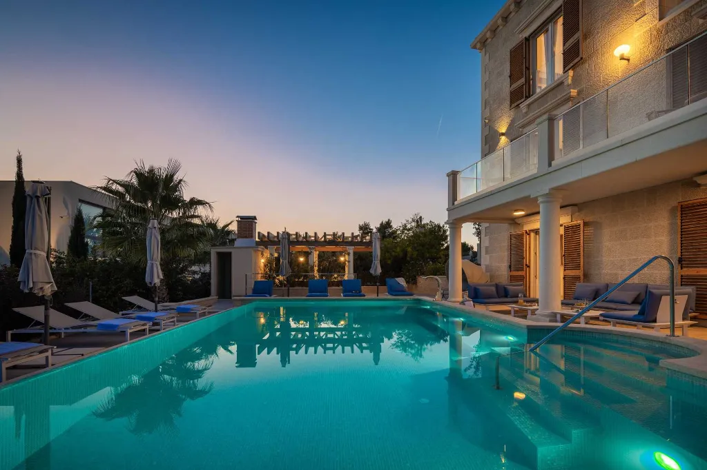 Contemporary Seaside Villa with Pool in Rogoznica