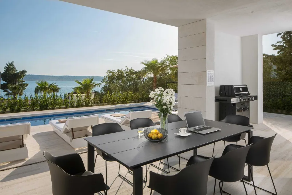 Modern Villa with Pool in Starigrad Paklenica
