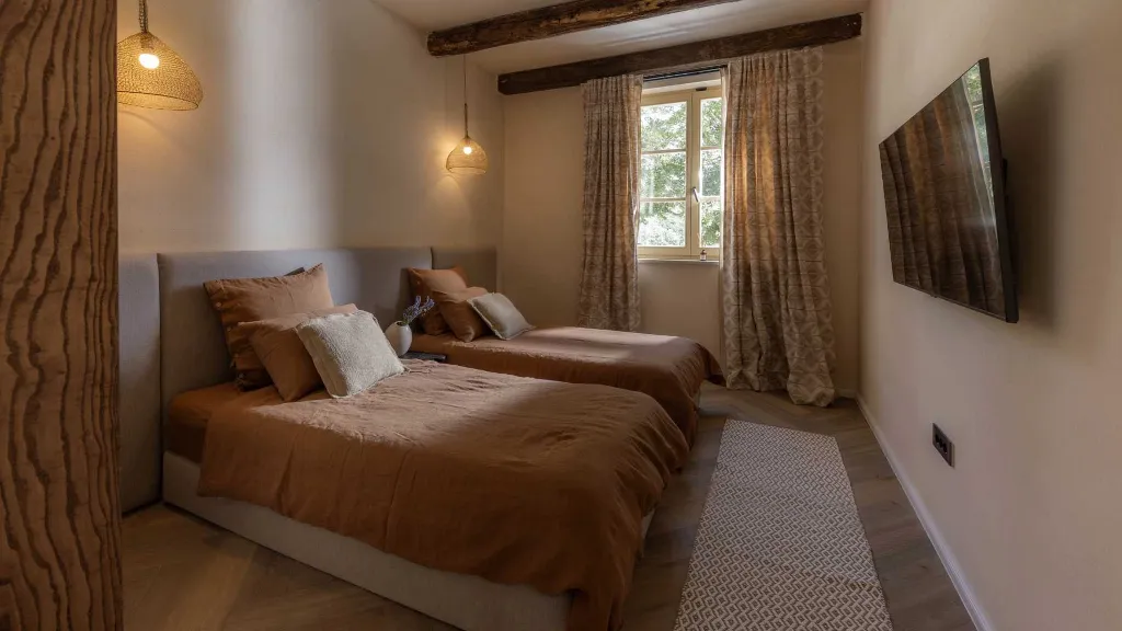 Modern Villa Retreat with Heated Pool in Pazin