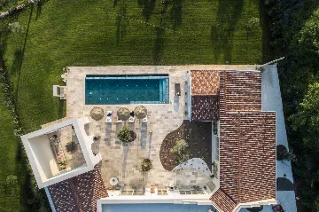 Modern Villa Retreat with Heated Pool in Pazin