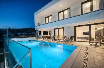 Contemporary Villa with Pool in Primošten