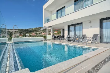 Contemporary Villa with Pool in Primošten