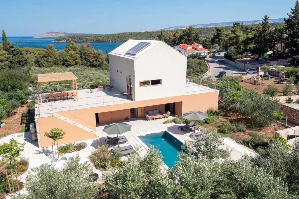 Modern Five-Bedroom Villa with Pool in Stari Grad
