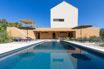 Modern Five-Bedroom Villa with Pool in Stari Grad