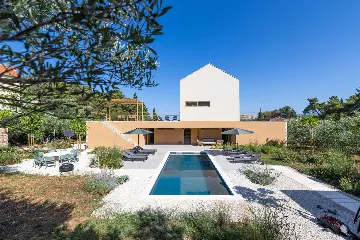 Modern Five-Bedroom Villa with Pool in Stari Grad