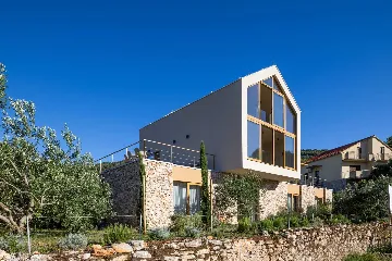 Modern Five-Bedroom Villa with Pool in Stari Grad
