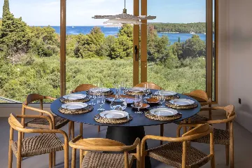 Modern Five-Bedroom Villa with Pool in Stari Grad