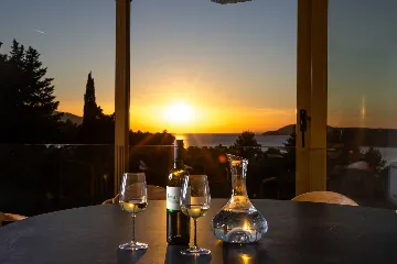 Modern Five-Bedroom Villa with Pool in Stari Grad