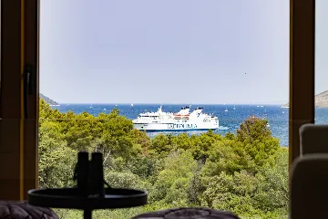 Modern Five-Bedroom Villa with Pool in Stari Grad