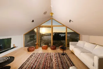 Modern Five-Bedroom Villa with Pool in Stari Grad