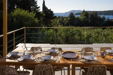 Modern Five-Bedroom Villa with Pool in Stari Grad