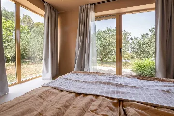 Modern Five-Bedroom Villa with Pool in Stari Grad