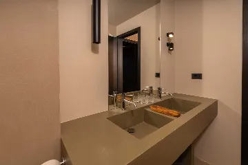 Modern Five-Bedroom Villa with Pool in Stari Grad