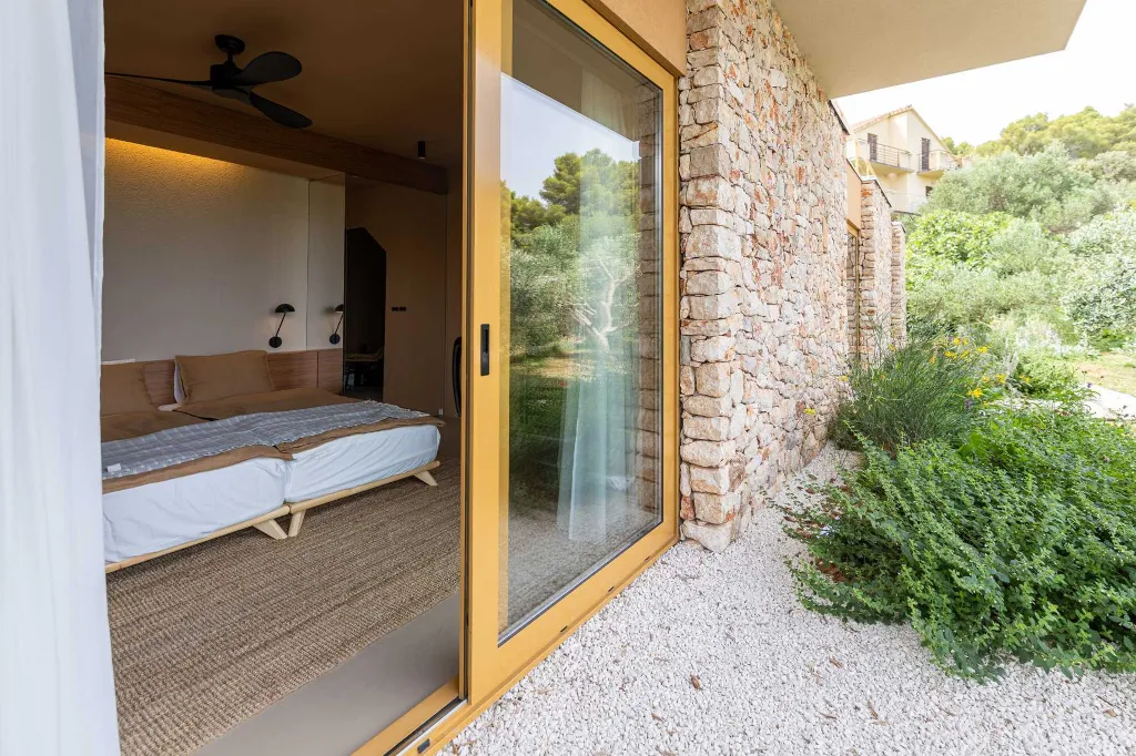 Modern Five-Bedroom Villa with Pool in Stari Grad