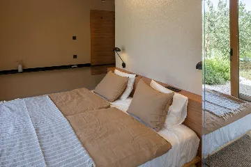 Modern Five-Bedroom Villa with Pool in Stari Grad