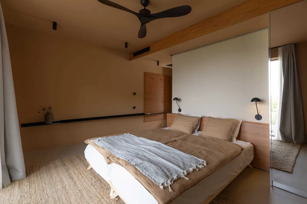Modern Five-Bedroom Villa with Pool in Stari Grad
