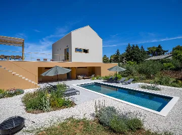 Modern Five-Bedroom Villa with Pool in Stari Grad