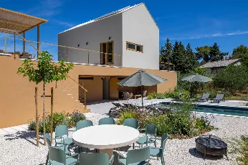 Modern Five-Bedroom Villa with Pool in Stari Grad