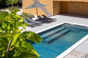 Modern Five-Bedroom Villa with Pool in Stari Grad