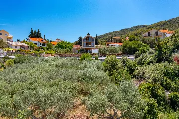 Modern Five-Bedroom Villa with Pool in Stari Grad