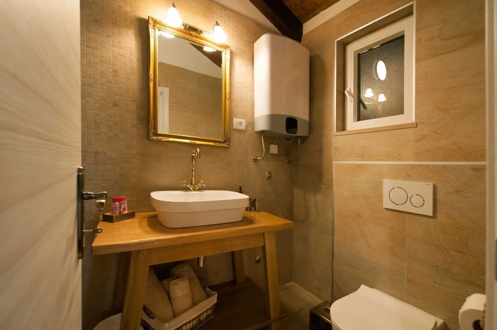 Mediterranean Stone Villa with Pool in Milna