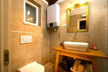 Mediterranean Stone Villa with Pool in Milna