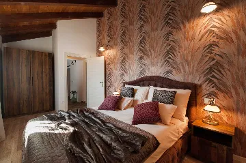 Mediterranean Stone Villa with Pool in Milna