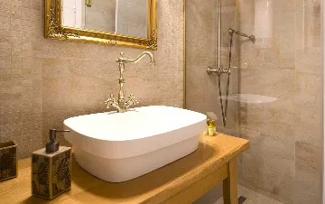 Mediterranean Stone Villa with Pool in Milna