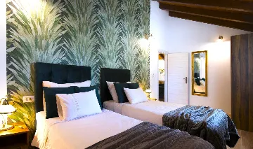 Mediterranean Stone Villa with Pool in Milna