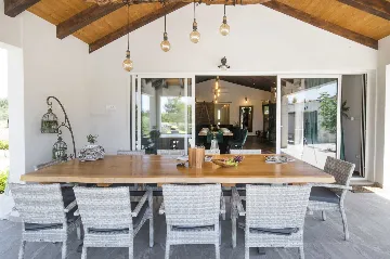 Mediterranean Stone Villa with Pool in Milna