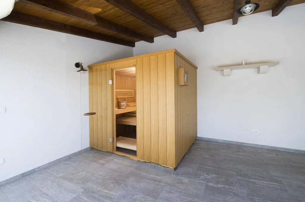 Mediterranean Stone Villa with Pool in Milna