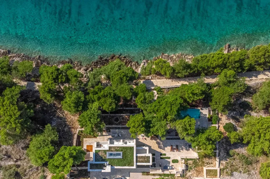 Modern Beachfront Villa with Pool Primošten