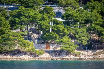Modern Beachfront Villa with Pool Primošten