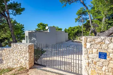 Modern Beachfront Villa with Pool Primošten