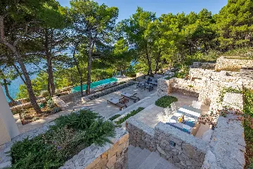 Modern Beachfront Villa with Pool Primošten